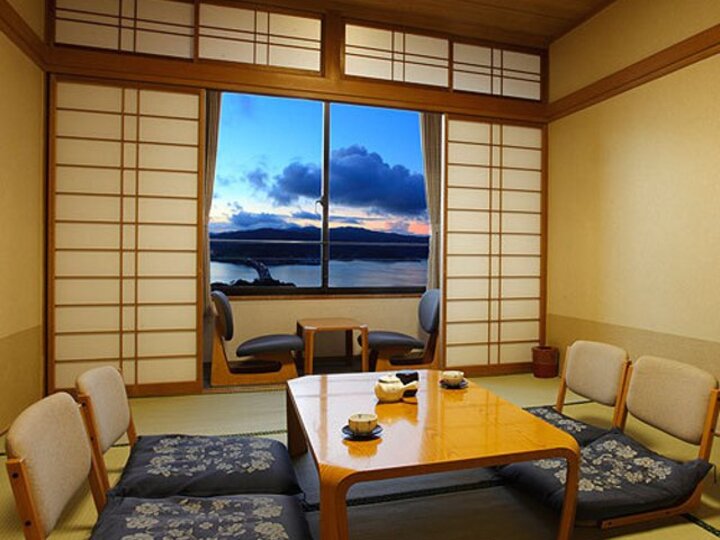 奥浜名湖が一望できる和室8畳