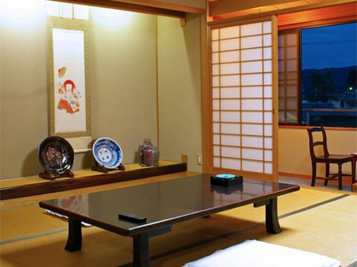 和室　バス・トイレ付き