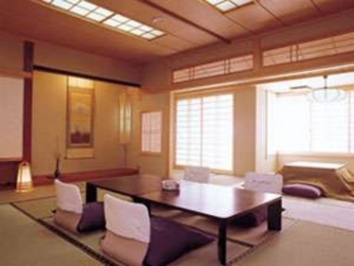 細流３号館　和室１０畳＋４．５畳
