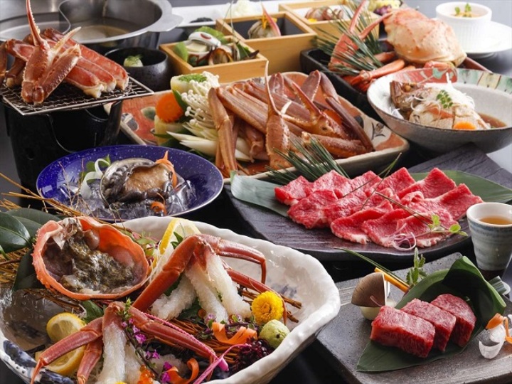 かに刺し等のかに料理やウニ、但馬牛、活アワビを楽しめるコース！☆11/6～3/31まで☆