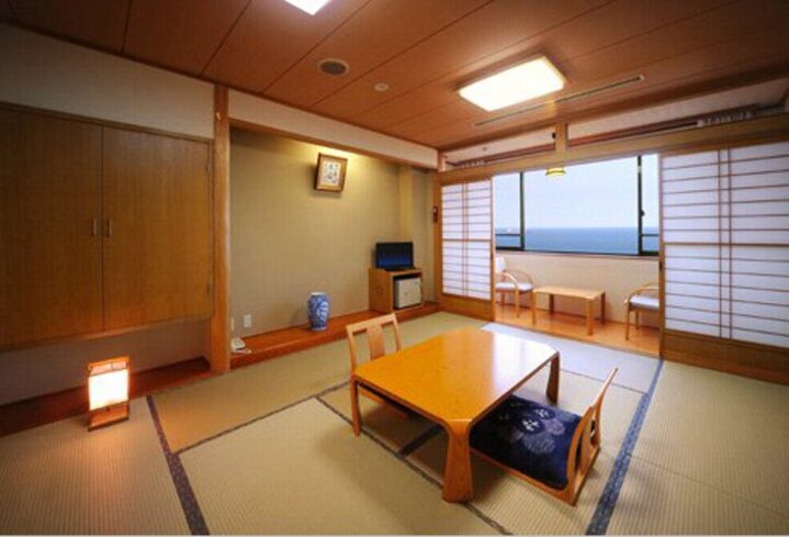 和室10畳海側.