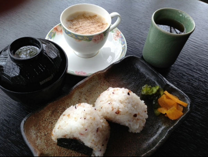 和朝食一例