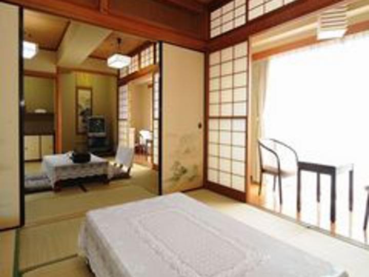 和室角部屋（二間）山側