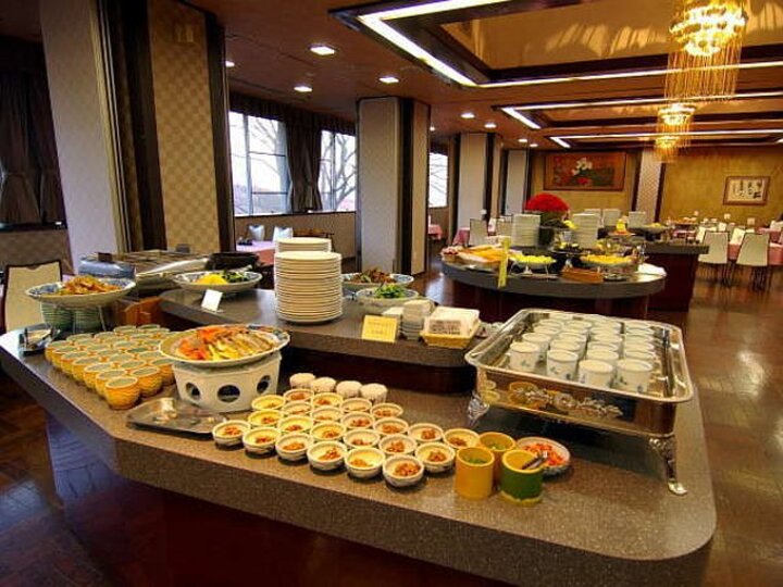 朝食のバイキング会場