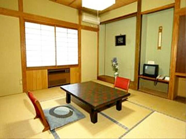 池の見える部屋(6-10畳) 
