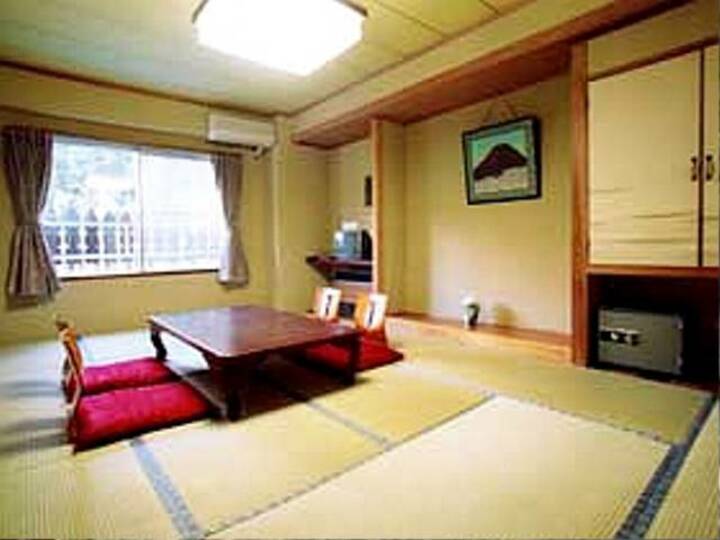 池の見える部屋(トイレ付) 