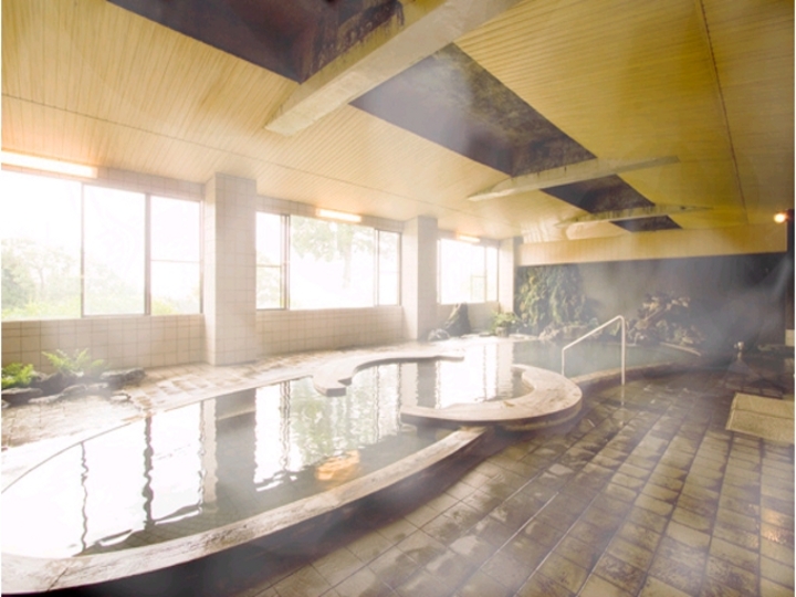 赤倉温泉最大級の和風･大庭園展望風呂