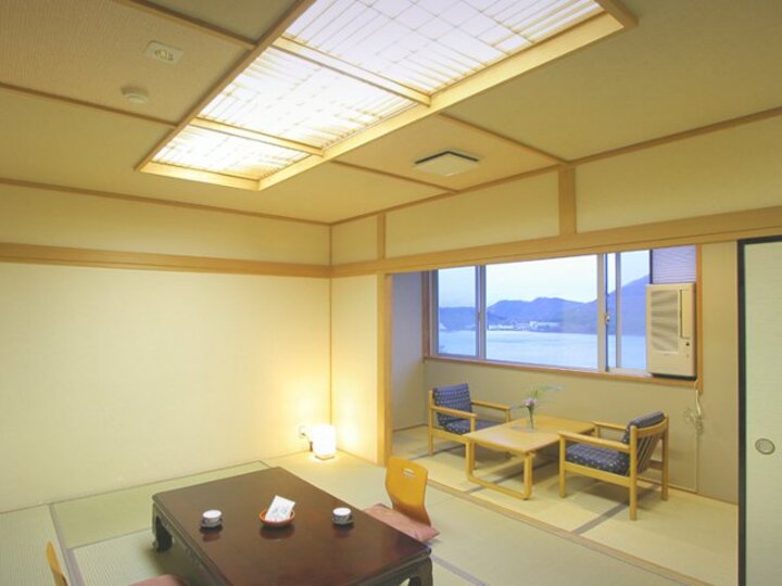 和室１０畳【榛名湖側】.