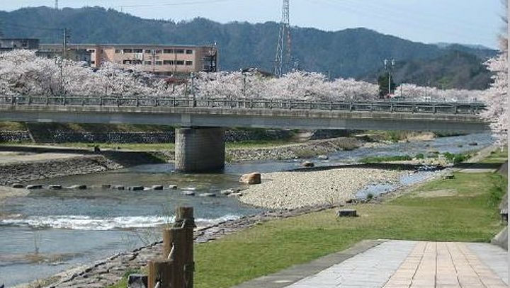 宮川朝市…徒歩５分！　宮川沿い不動橋前☆宿からの眺めは、京の鴨川を思わせる絶景！