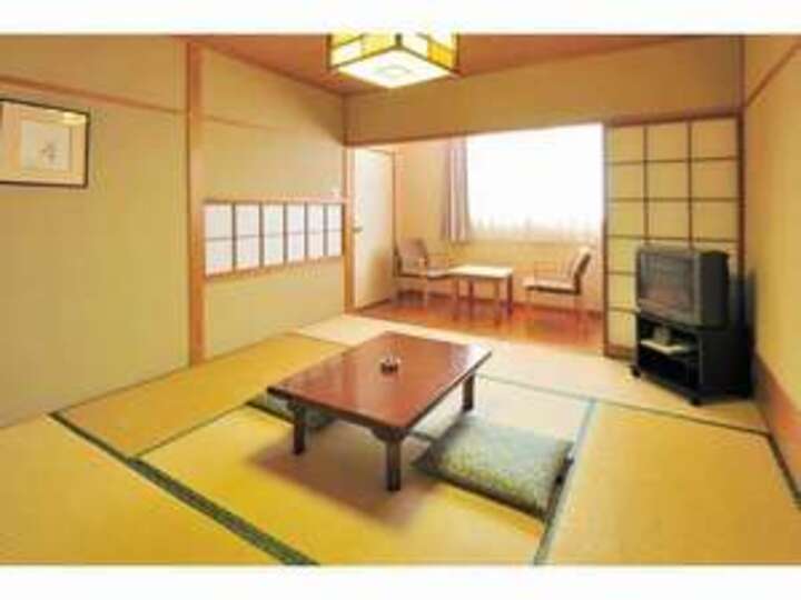 本館  バス・トイレ付和室.