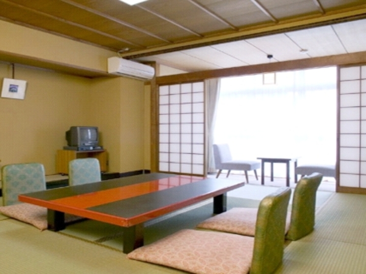 和室１０畳（バス無し・ウォシュレットタイプトイレ付き） 