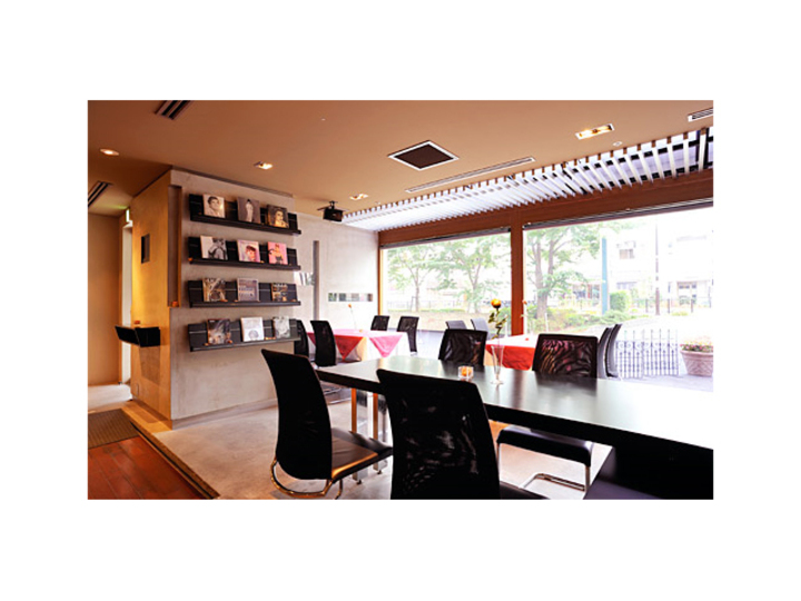 CAFE　LOUNGE