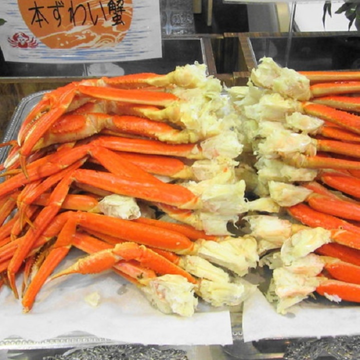 ご夕食はバイキングです！蟹をどうぞ！