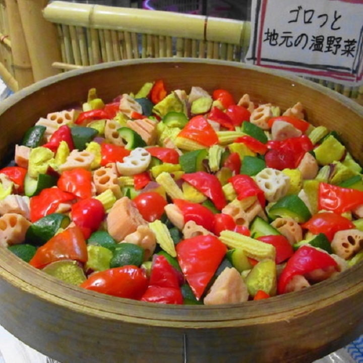 夕食バイキングです！温野菜もどうぞ！