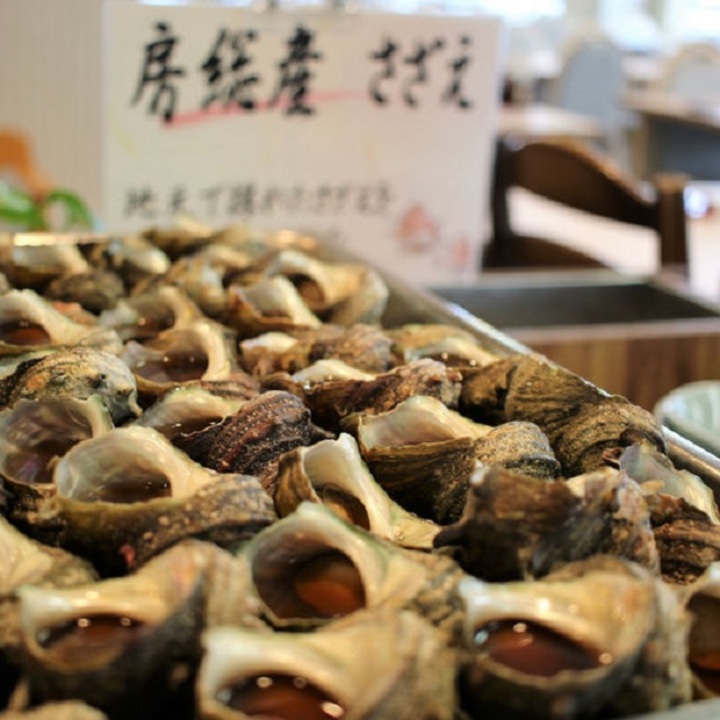 夕食バイキング　房総産サザエの壺焼き