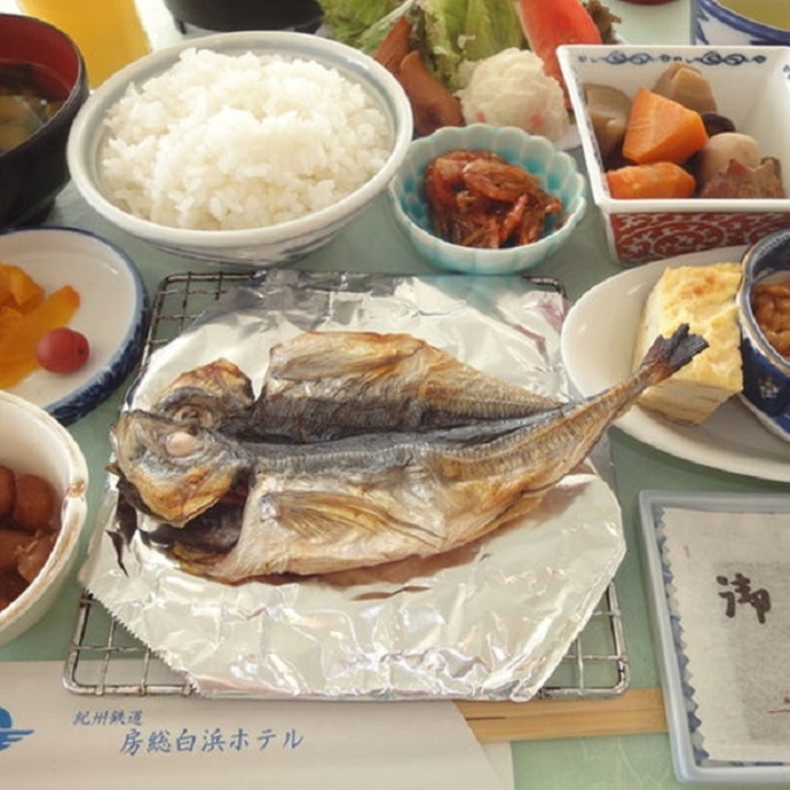 朝食バイキング
