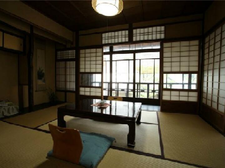 和室10畳（バス・トイレ無）