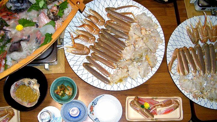 春から夏は、日本海で獲れる幸を中心とした会席料理となります