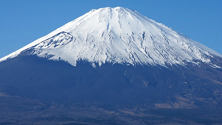 新東名開通！天気の良い日は壮大な富士山が望めます。