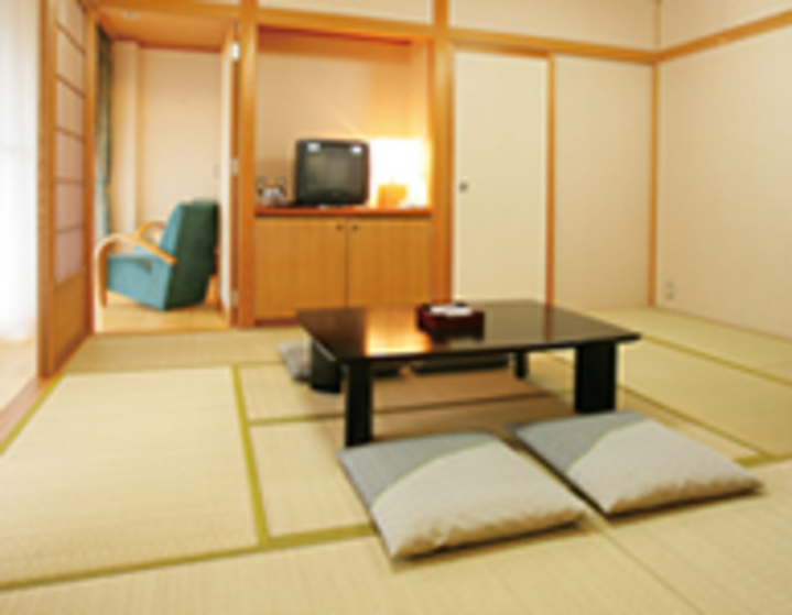 和室（３名〜４名）.