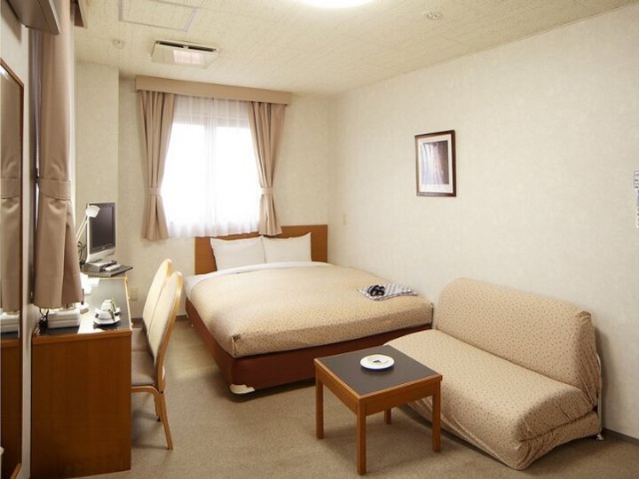 【禁煙】全室ネットOK！ソファー付き・角部屋が嬉しいダブルルーム 