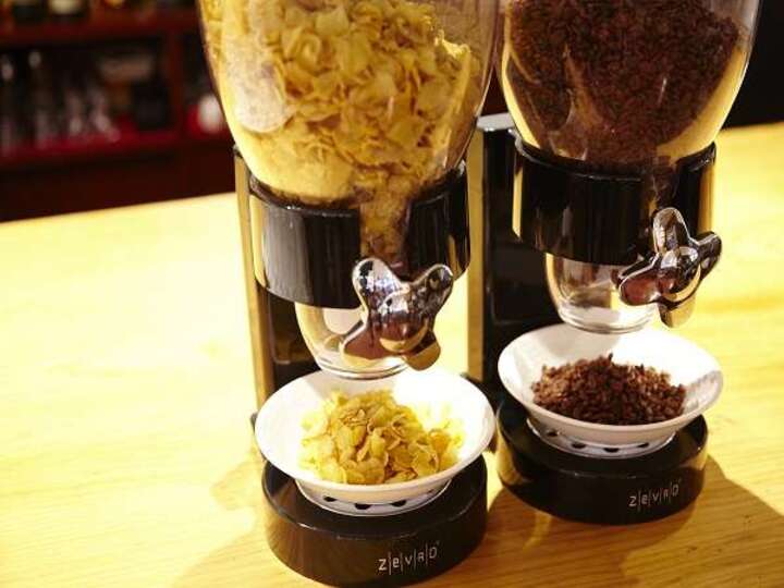Café & Bar Adustam