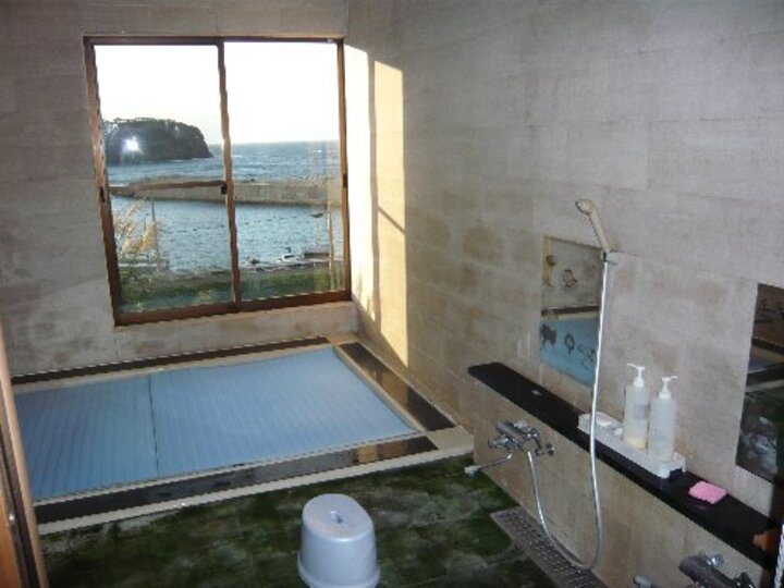 海の見える浴室
