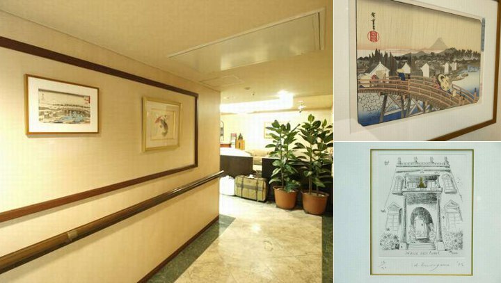 ホテル廊下には数々の作品が展示されています。