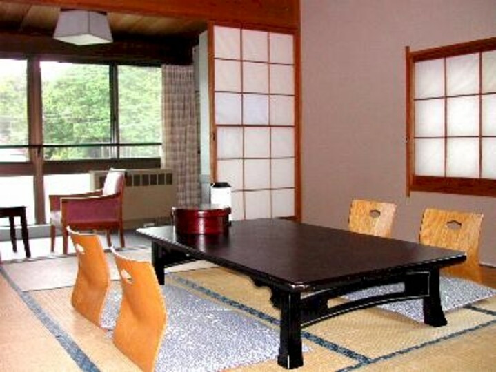  ★静かな角部屋★Ｓタイプ（10帖/3帖附室/トイレ付き） 
