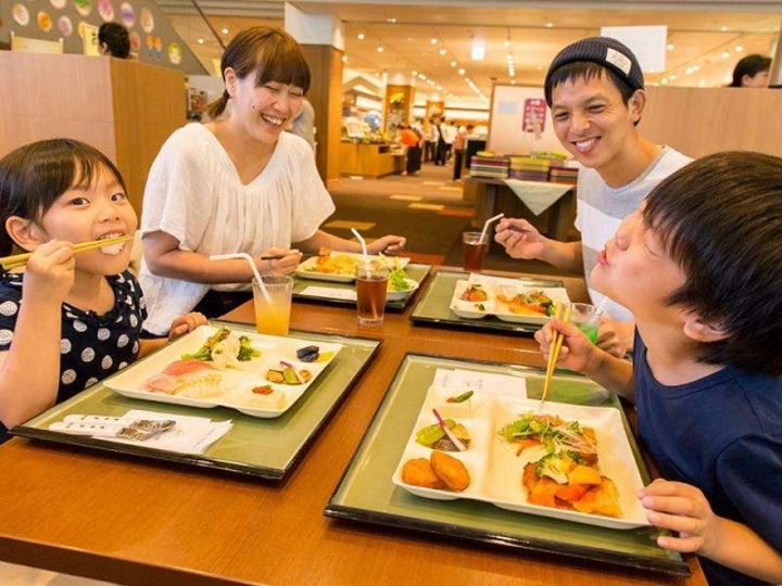 人気の夕食バイキング