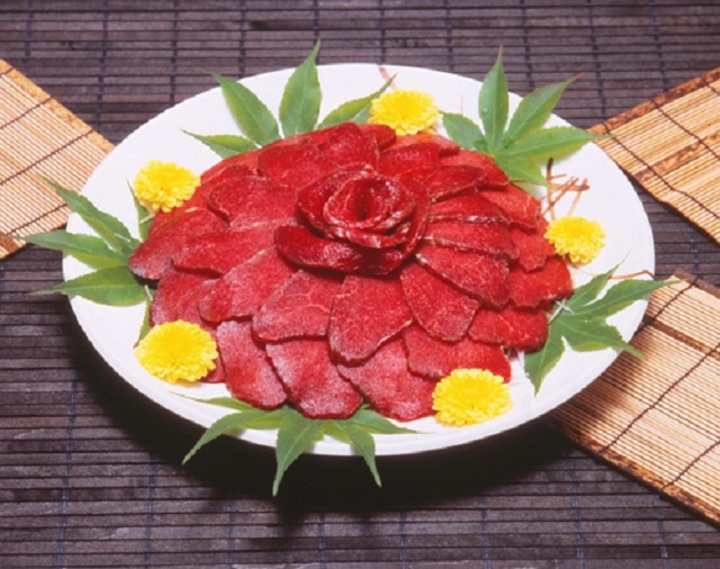 鹿刺し(しか肉のお刺身）