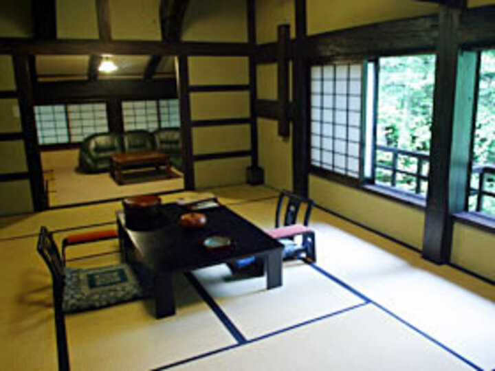  桐の家　和室10帖＋8帖囲炉裏