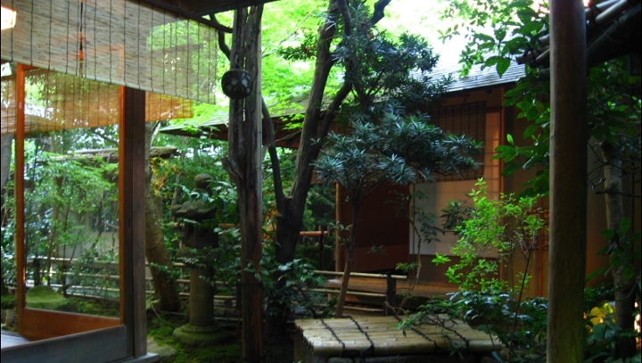 季節を感じる日本庭園