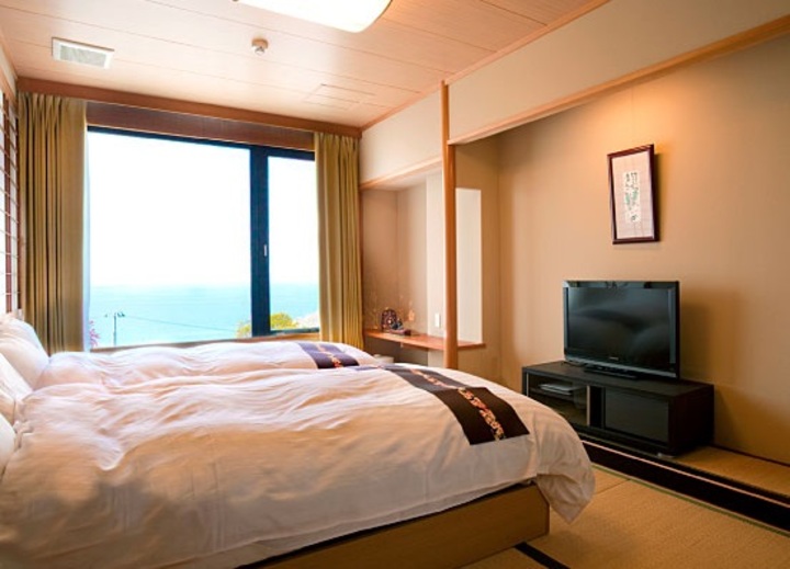 【潮亭】海と空・見とれてしまう絶景と会えるツインベッドの部屋