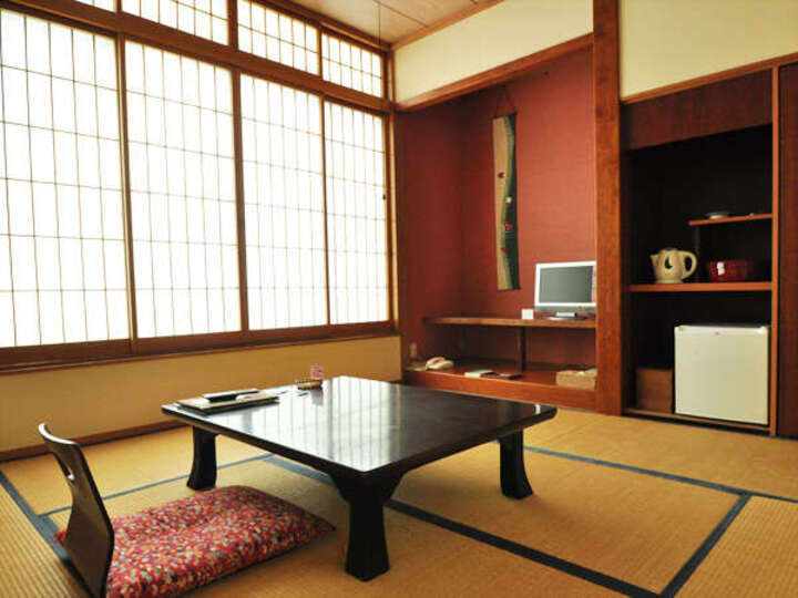  【本館(旧館)ペット可】10畳(トイレなし・洗面所付) 