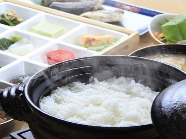 淡路の美味しい朝ごはん【窯炊きご飯】