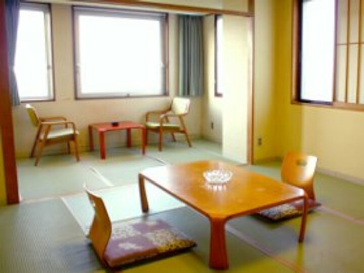 １０．５畳バス・トイレ付 和室