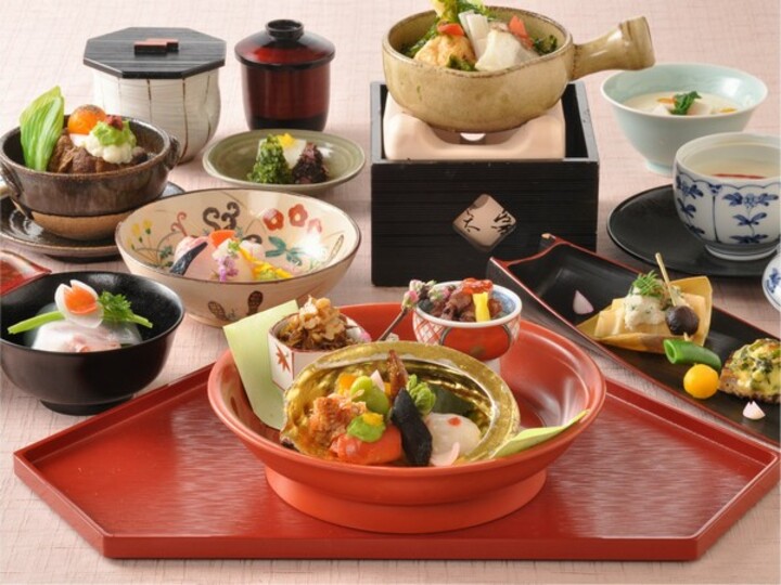 純和風旅館のお食事は基本的にお部屋食