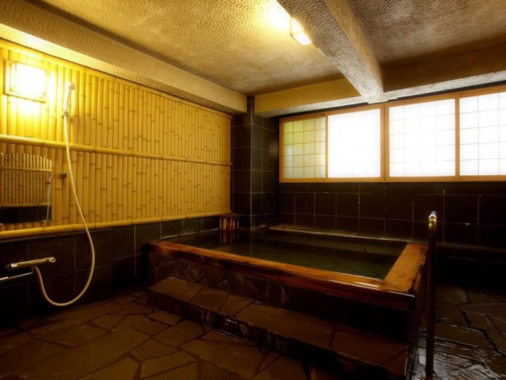 館内にある２つの温泉すべて貸切（無料）。ごゆっくりと城崎の温泉をお愉しみくださいませ
