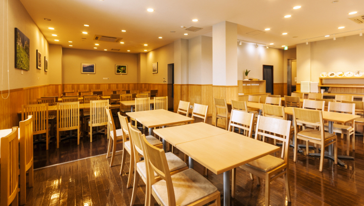 レストラン（1F）和食を中心とした朝食をご用意いたして、お客様のお越しをお待ちいたしております。