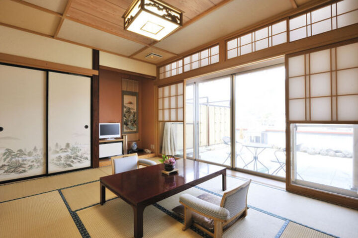 専用テラス＋展望風呂付き和室10畳『片栗』