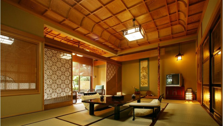 日本建築の落ち着いた数奇屋風の和室