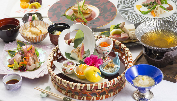 和食・洋食を取り混ぜた見た目も華やかな 会席コース料理をお楽しみください。 