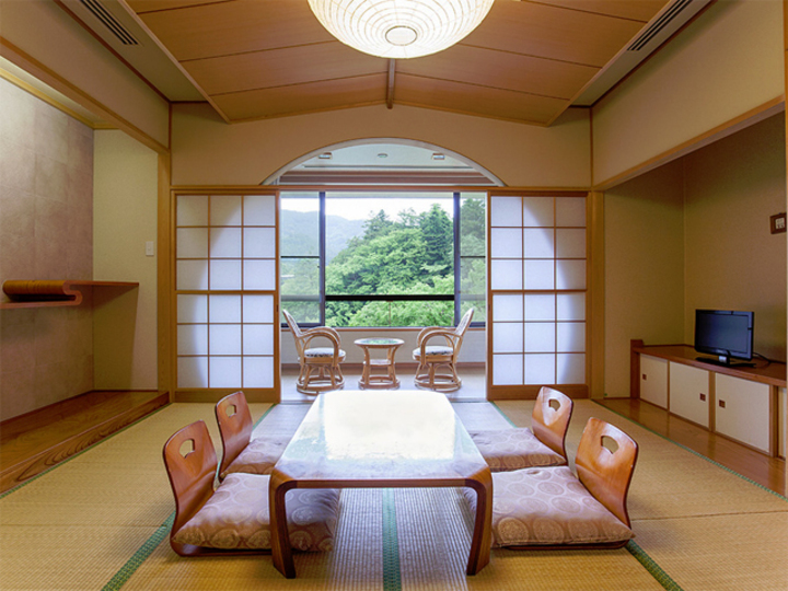【多摩川ビュー】緑と清流眺望の和室（2・3階）＜トイレ付＞