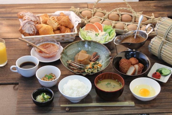 プラザホテル自慢の「安心あったか朝食」。