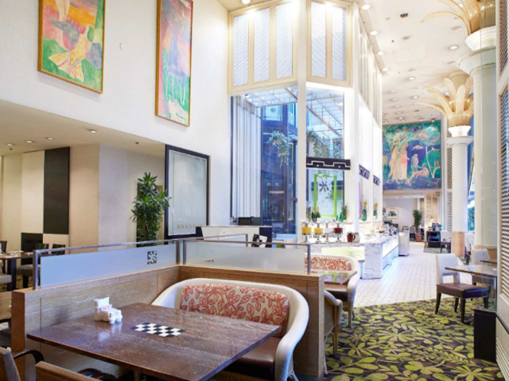 【1F】 Cafe & Restaurant GREEN HOUSE