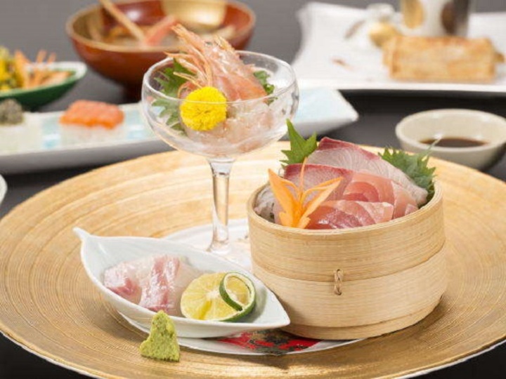 季節毎に様々な旬の食材を使ったお料理をご用意いたします