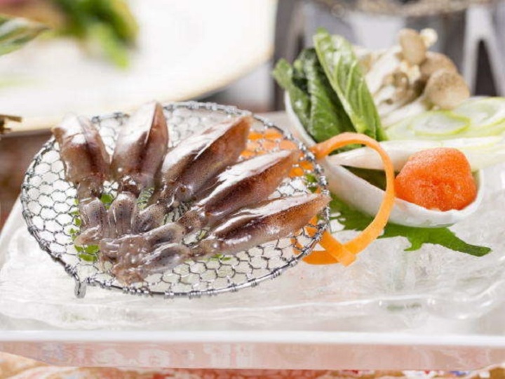 まさに今が旬のホタルイカを是非一度ご賞味下さいませ（夏期）