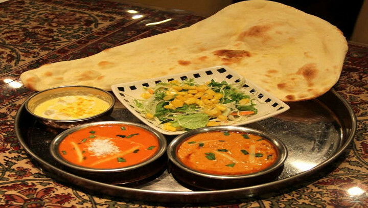 インド料理　朝食バイキング（カレー、ナン、チキンなど）がお楽しみ頂けます
