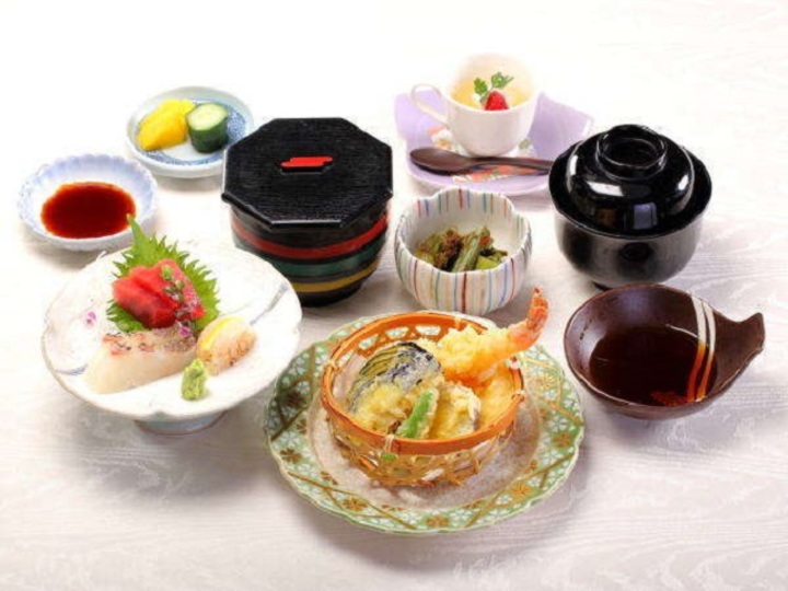 【夕食付プラン例】】天ぷら刺身御膳